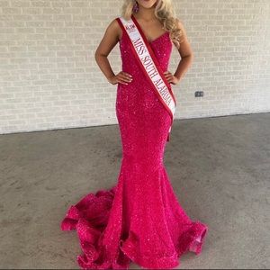Portia & Scarlett 🌟HARD TO FIND🌟 Hot Pink velvet/sequin pageant/prom dress